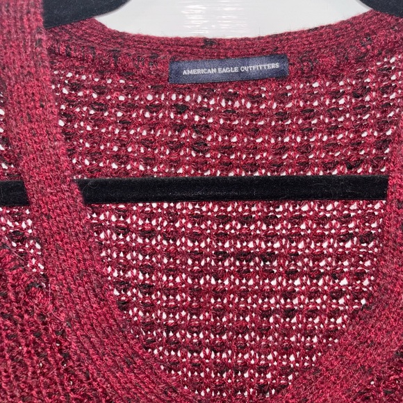 American Eagle V-Neck Waffle Sweater - Picture 4 of 5
